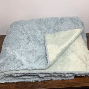 Soft Spade Pattern Throw Blanket 52x58"